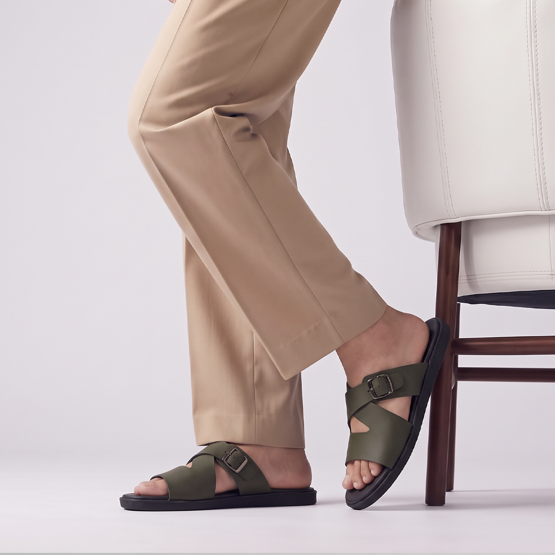 Olive Crossover Buckle Sandals Green