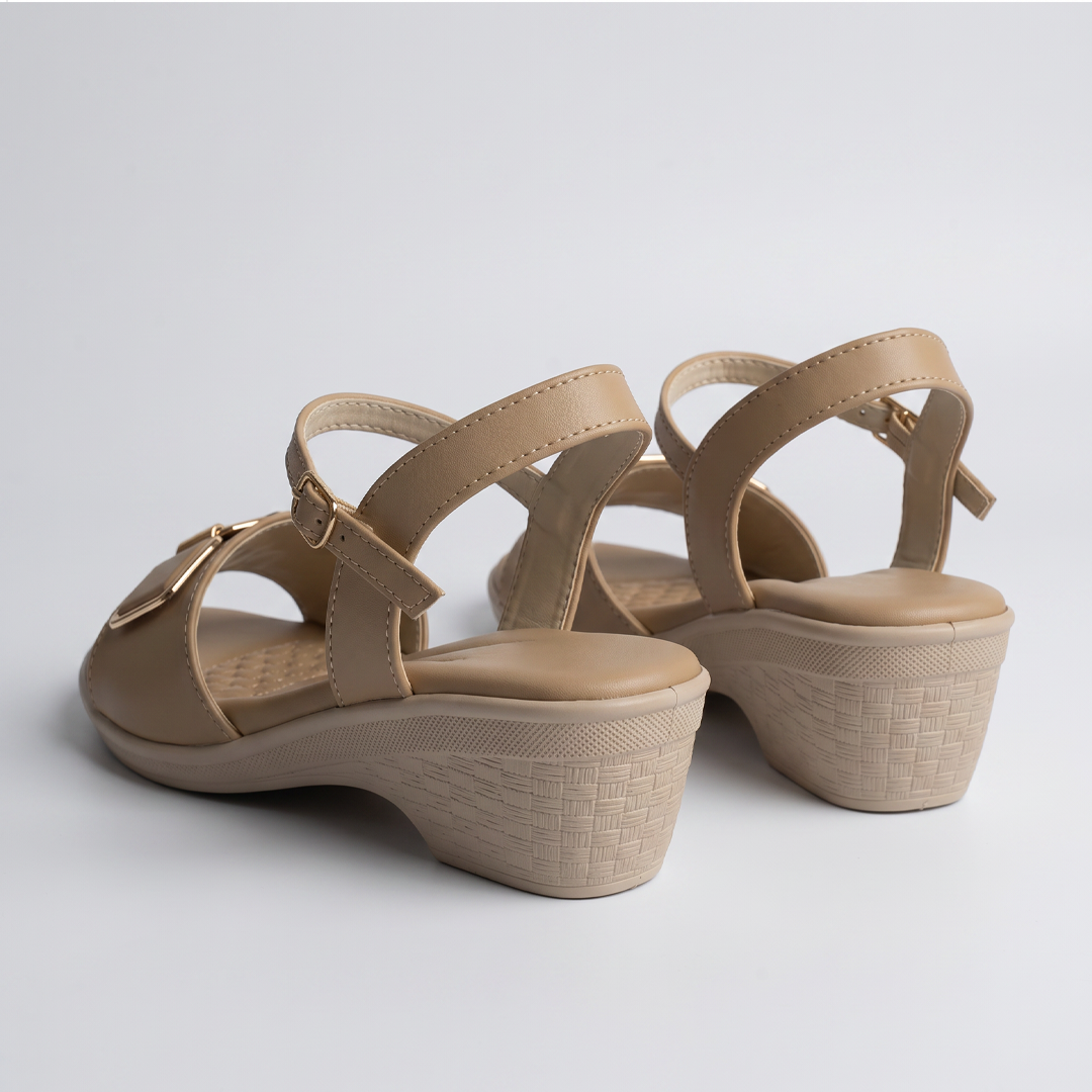 Wedge Sandals Buckle fawn