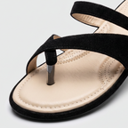 Suede Toe Ring Flat Sandals black
