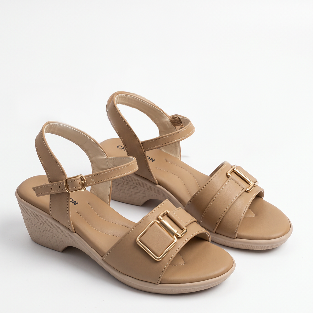 Wedge Sandals Buckle fawn